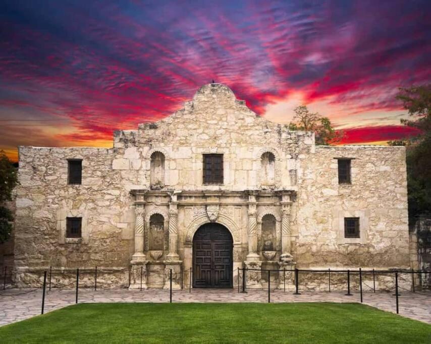 Appartement Walk To The Alamodome! Sleeps 6, Pet Friendly à San Antonio Extérieur photo
