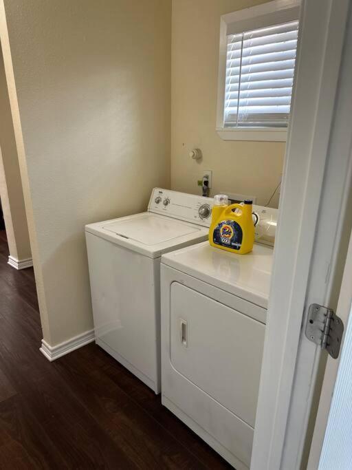 Appartement Walk To The Alamodome! Sleeps 6, Pet Friendly à San Antonio Extérieur photo