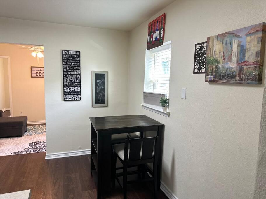 Appartement Walk To The Alamodome! Sleeps 6, Pet Friendly à San Antonio Extérieur photo