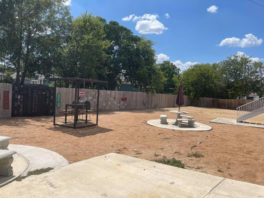 Appartement Walk To The Alamodome! Sleeps 6, Pet Friendly à San Antonio Extérieur photo