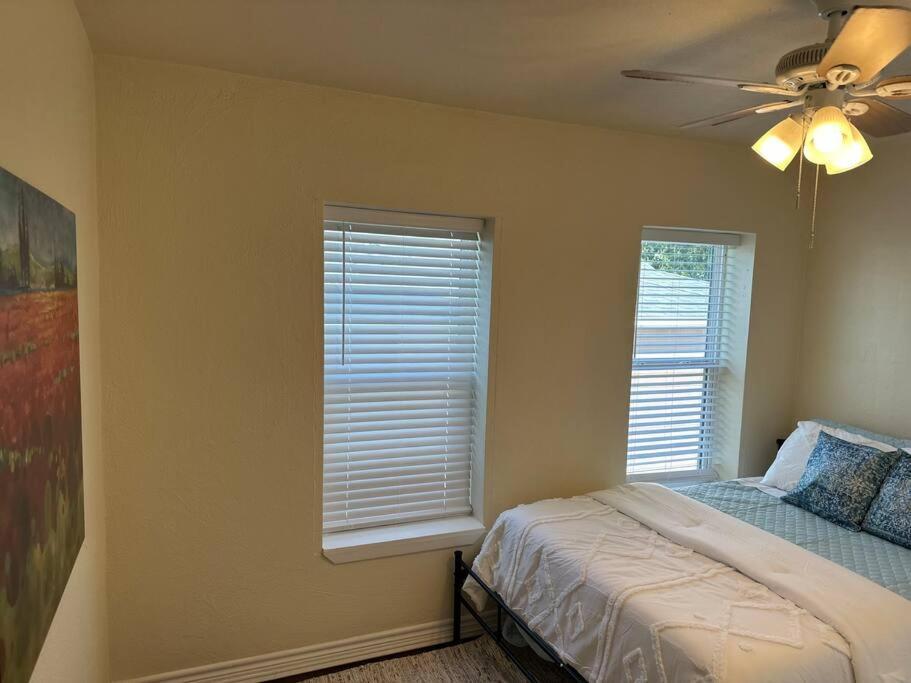 Appartement Walk To The Alamodome! Sleeps 6, Pet Friendly à San Antonio Extérieur photo